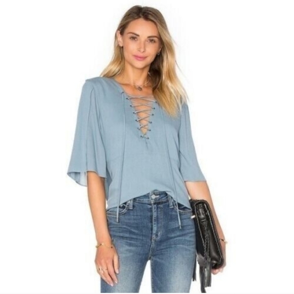 Lovers + Friends Boulevard Lace Up Split Flutter Sleeve Ruffle Peplum Flowy Top - Picture 2 of 12
